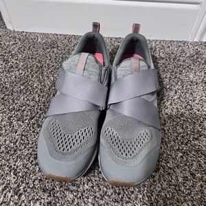 Tiem spin shoes Size 9